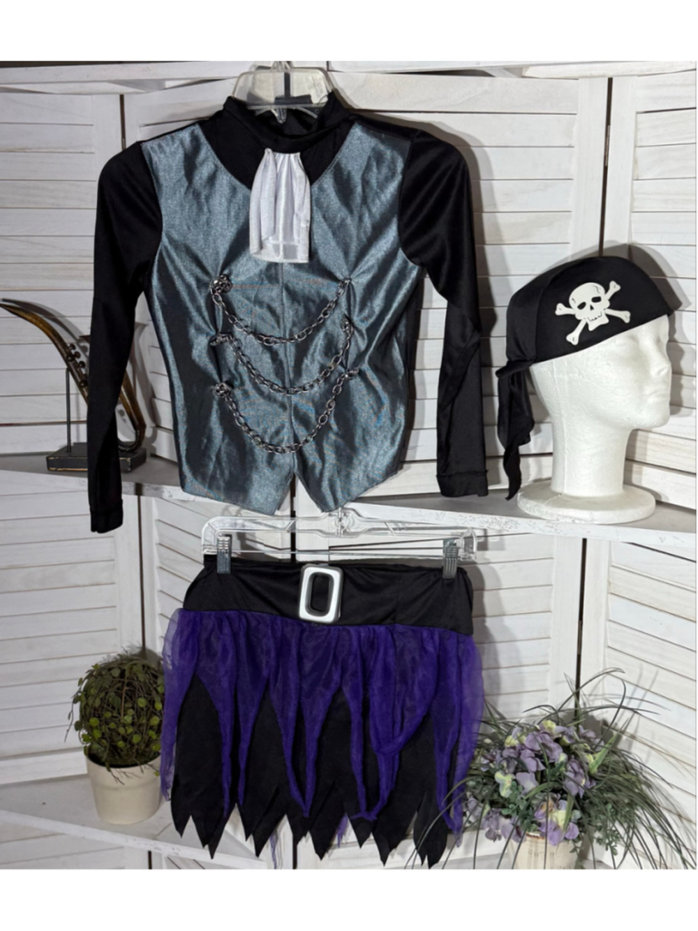 Pirate girl Halloween costume set black purple skirt gray skulls chain shirt hat